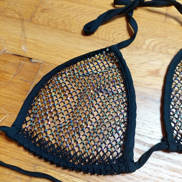 Hot & Delicious Black Mesh Bedazzled Rhinestone Festival Bikini Top Medium NWT - Picture 3 of 9